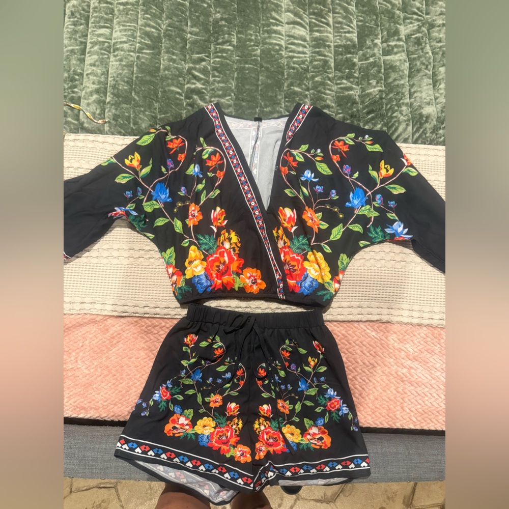 Floral Two Piece Set Crop Top Shorts Boho Matching Set Size Small